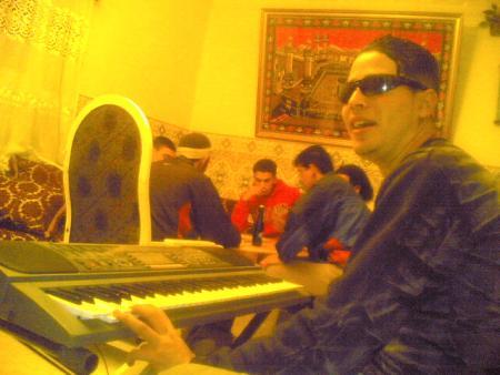 ndirk mandlmk l3achra mn galbi britha . nkhd3k w nwlie n3ach9k ana mazal galbi ybriha